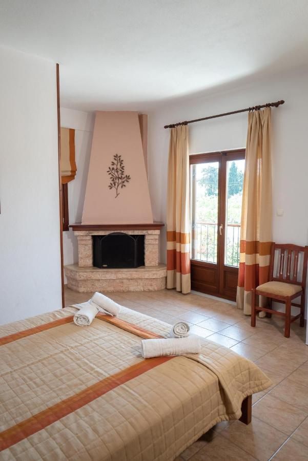 Hotel Ainareti Кала Нера Екстериор снимка