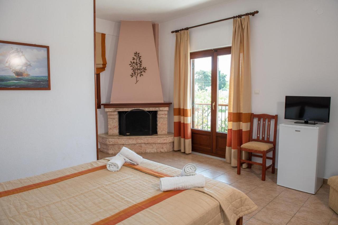 Hotel Ainareti Кала Нера Екстериор снимка
