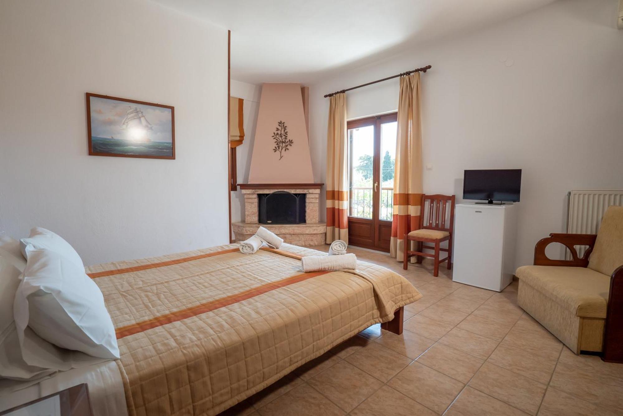 Hotel Ainareti Кала Нера Екстериор снимка