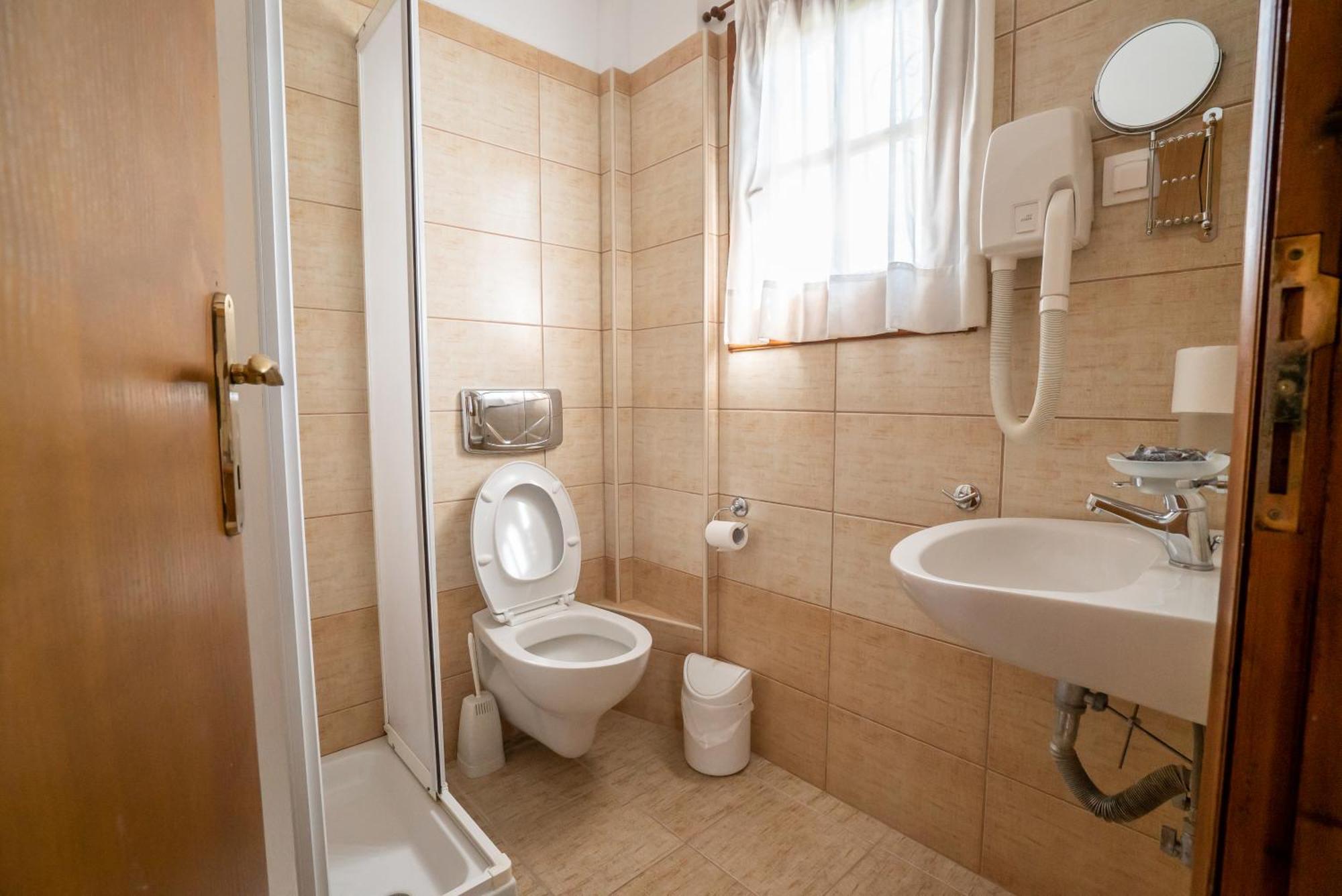 Hotel Ainareti Кала Нера Екстериор снимка